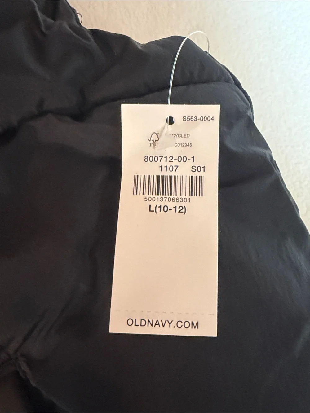 Old Navy Black Quilted Puffer Vest for BOYS NWT Large